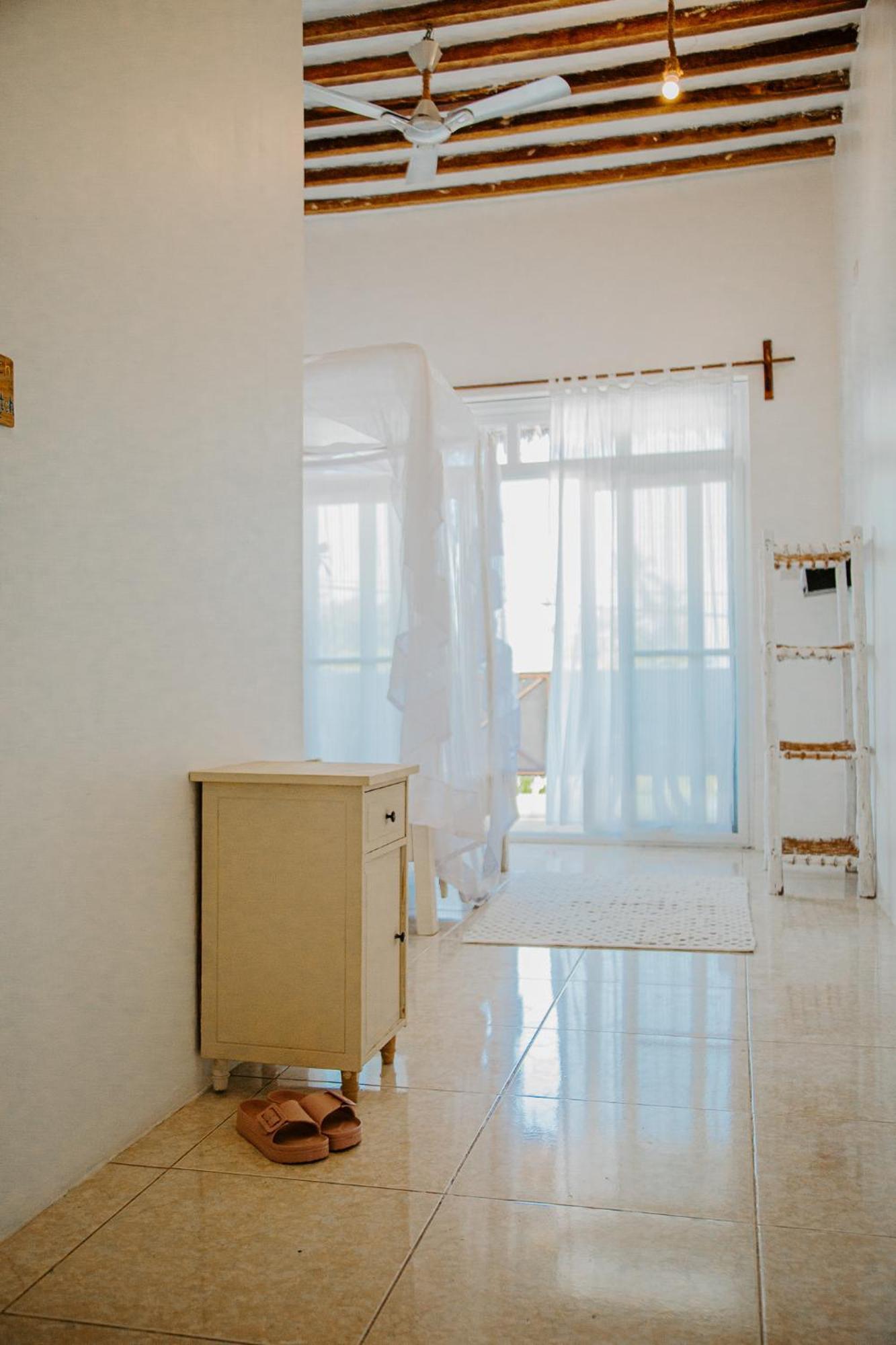 לינה וארוחת בוקר גאמביאני Ocean Boho House מראה חיצוני תמונה